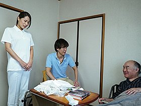 老人苦手だった妻が糞ジジイに寝取られ中出しされまくっていた 通野未帆　サンプル画像06